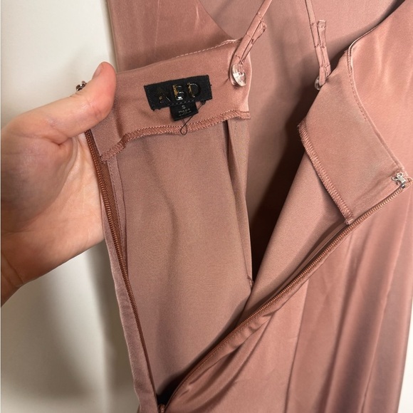 NBD - Malia Midi Dress in Mauve - Small - Picture 6 of 12